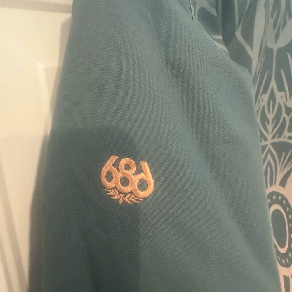 686 Kids Teal Puffer Jacket with Faux Fur Hood - Picture 7 of 7